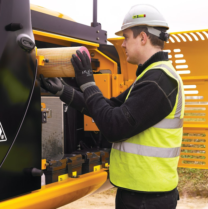 Manutenção JS130LC